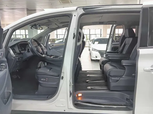GAC Trumpchi M8 — Фото автомобиля 6