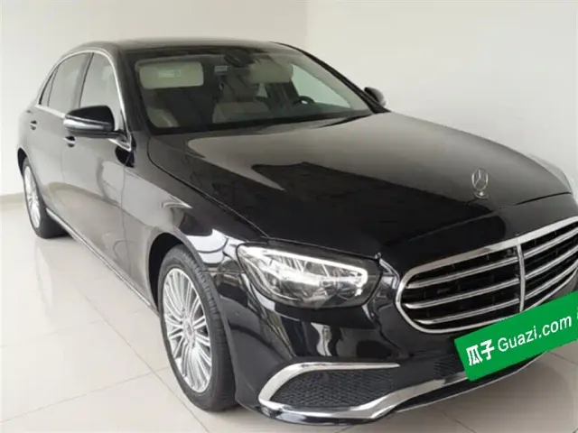 Mercedes-Benz E-Class — Фото автомобиля 21