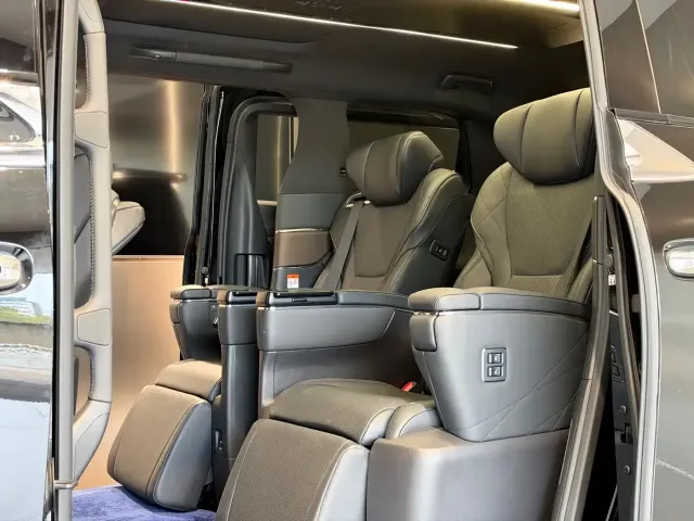 Toyota Alphard — Фото автомобиля 6