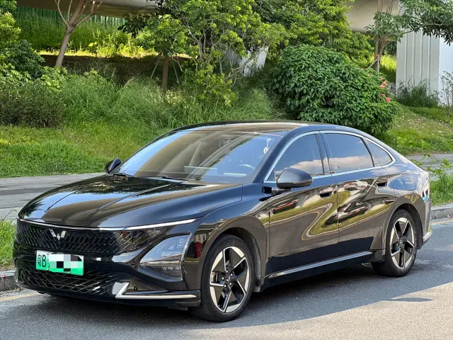 Фотография автомобиля — Wuling Starlight