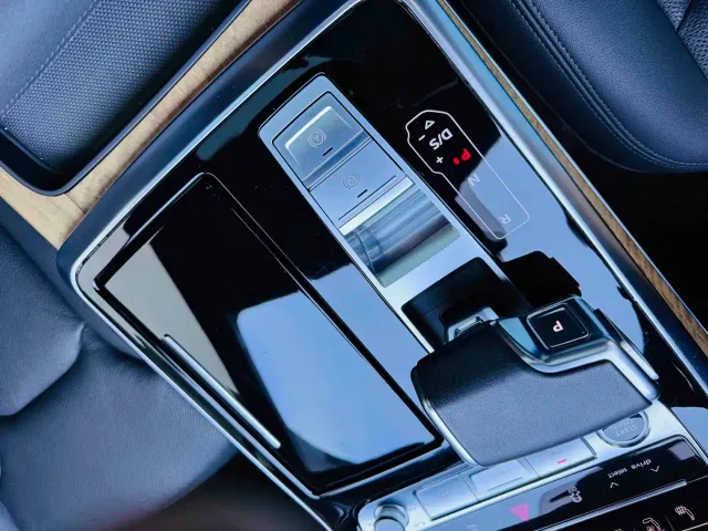 Audi Q7 — Фото автомобиля 19