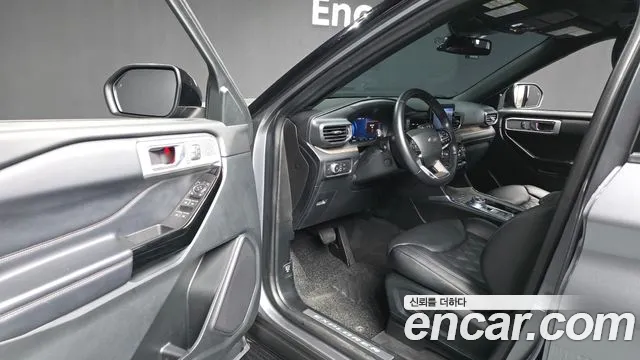 Ford Explorer Explorer 6 поколение 3.0 Platinum 4WD — Фото автомобиля 10