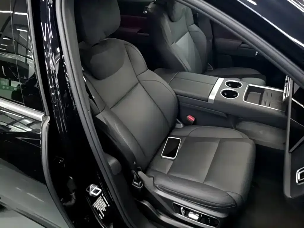 Li Auto Li Auto L7 2024 MAX — Фото автомобиля 24