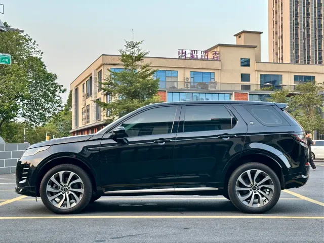 Land Rover Discovery Sport — Фото автомобиля 4
