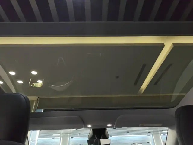 Tesla Model Y — Фото автомобиля 17