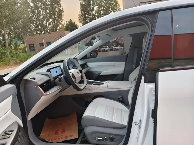 Dongfeng eπ 007 — Фото автомобиля 3