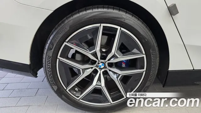BMW 5 Series G60 — Фото автомобиля 5
