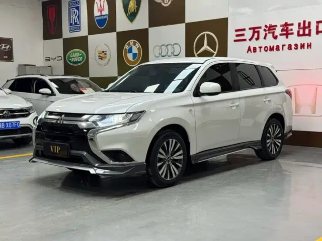 Фотография автомобиля — Mitsubishi Outlander