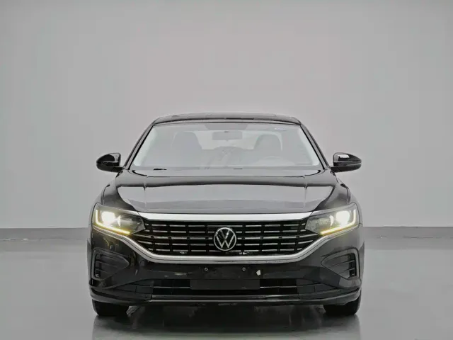 Volkswagen Passat — Фото автомобиля 2