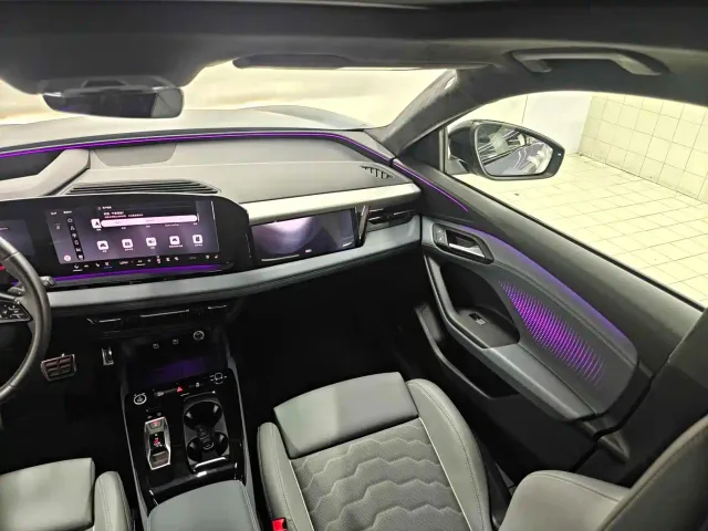 Audi Q6L e-tron — Фото автомобиля 8