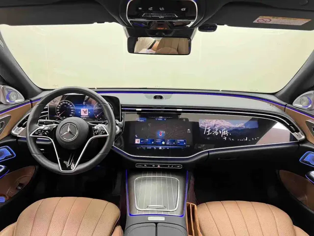 Mercedes-Benz E-Class — Фото автомобиля 18