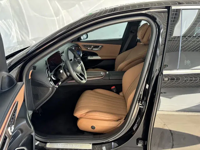 Mercedes-Benz E-Class — Фото автомобиля 12