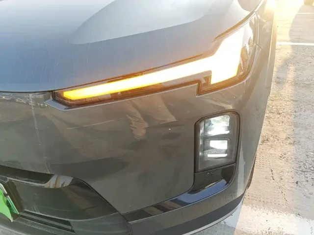 Volvo XC70 Plug-in Hybrid — Фото автомобиля 23