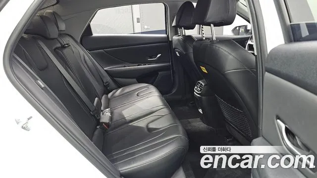 Hyundai Avante CN7 — Фото автомобиля 16