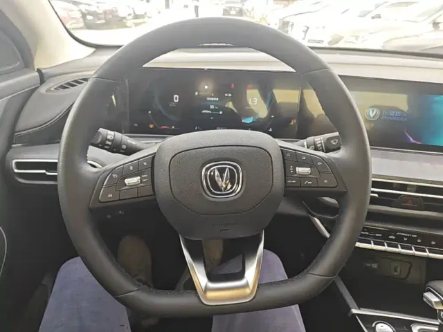 Changan Eado — Фото автомобиля 10