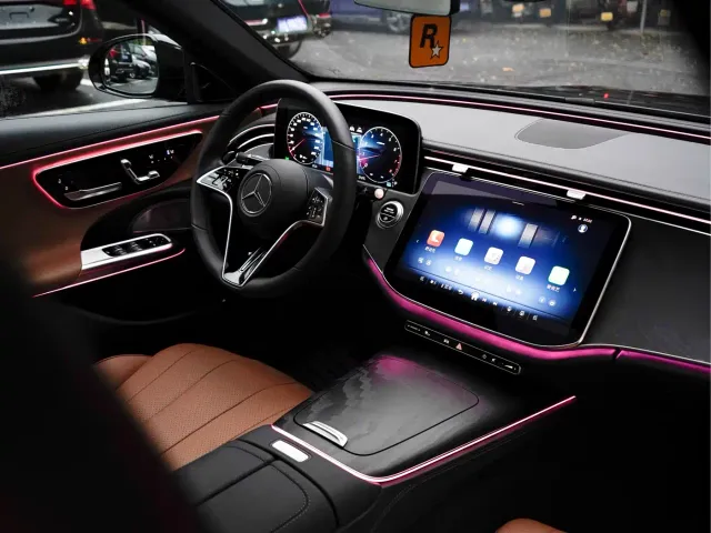 Mercedes-Benz E-Class — Фото автомобиля 18