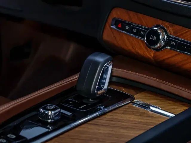 Volvo XC90 — Фото автомобиля 14