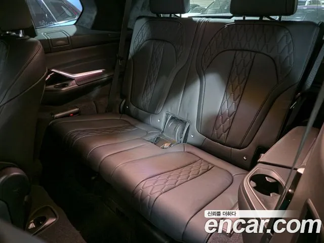 BMW X7 — Фото автомобиля 12