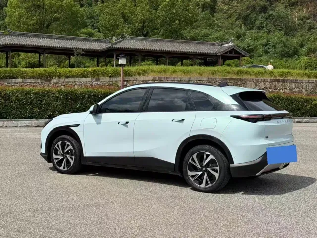 Arcfox Alpha T5 — Фото автомобиля 5