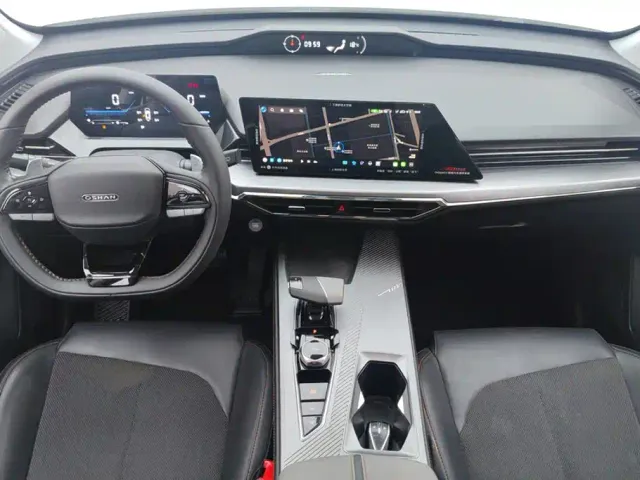 Changan Z6 — Фото автомобиля 12