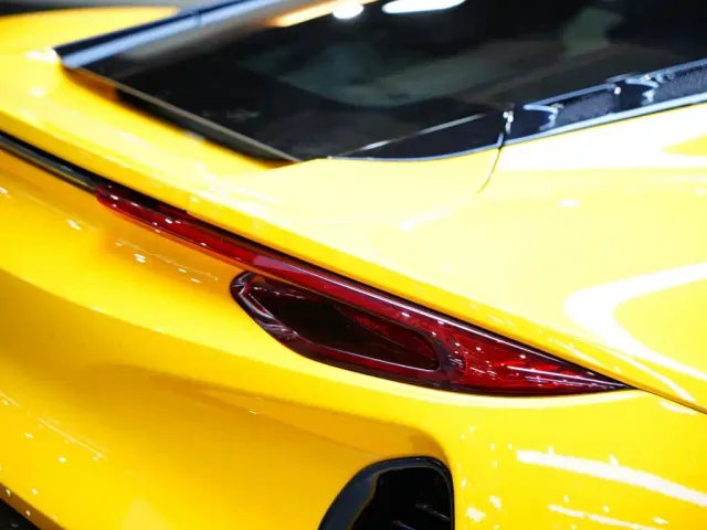 Lotus Emira — Фото автомобиля 14