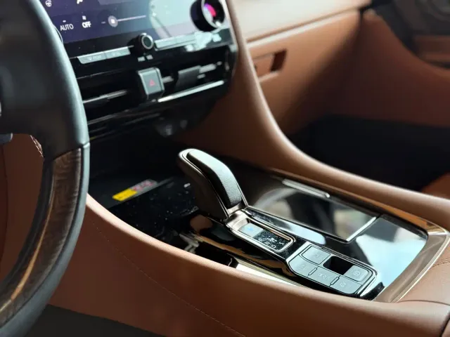 Toyota Alphard — Фото автомобиля 8