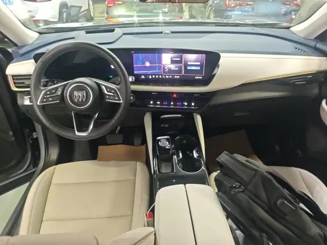 Buick Envision Plus — Фото автомобиля 9
