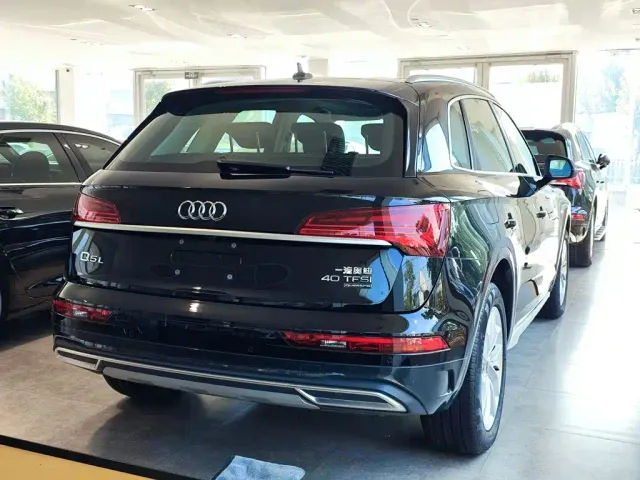 Audi Q5L — Фото автомобиля 6