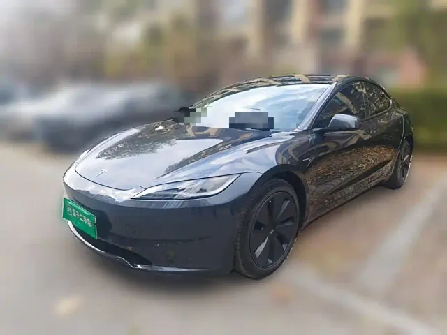 Фотография автомобиля — Tesla Model 3