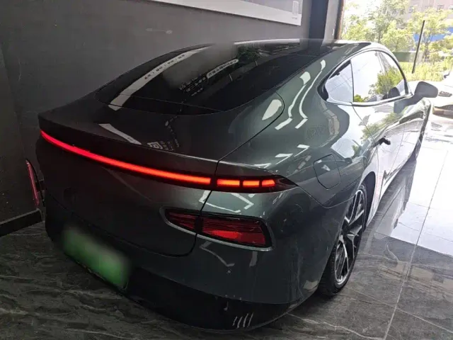 Xpeng P7 — Фото автомобиля 6