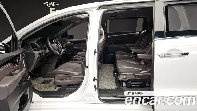Honda Odyssey — Фото автомобиля 11