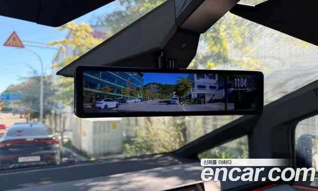 Tesla Cybertruck — Фото автомобиля 10
