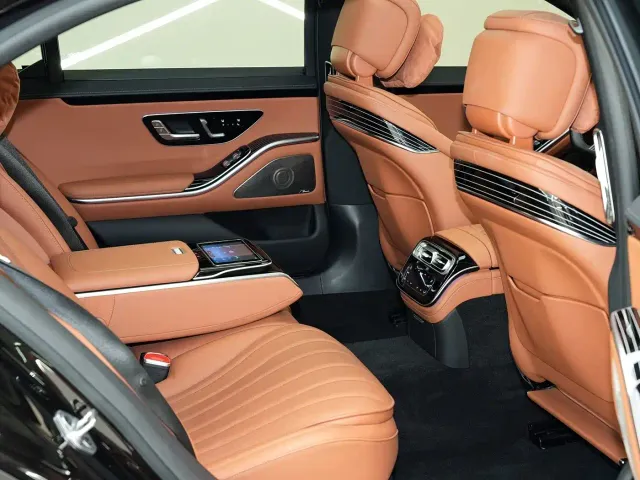 Mercedes-Benz S-Class — Фото автомобиля 12