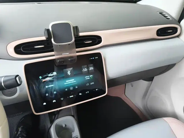 Leapmotor T03 — Фото автомобиля 12