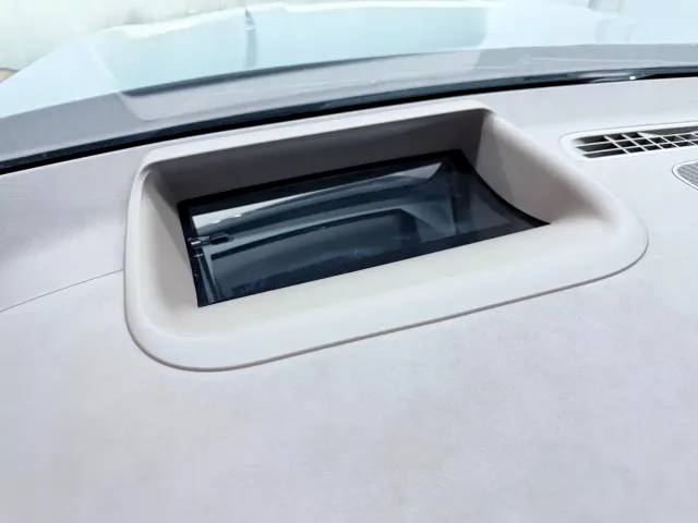 Mercedes-Benz EQE SUV — Фото автомобиля 15