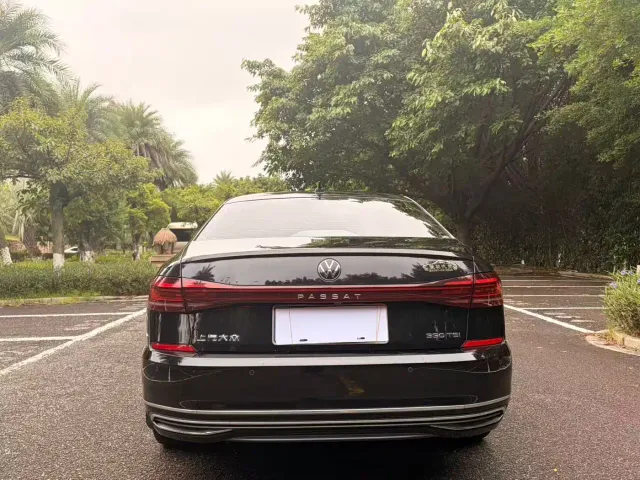 Volkswagen Passat — Фото автомобиля 8