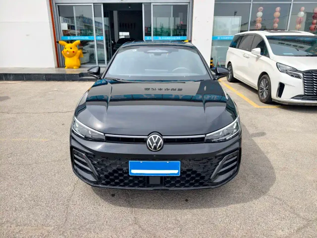 Volkswagen Passat — Фото автомобиля 3