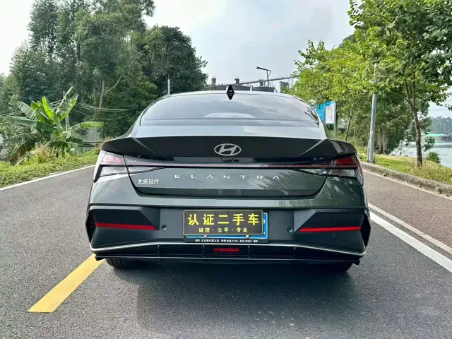 Hyundai Elantra — Фото автомобиля 8
