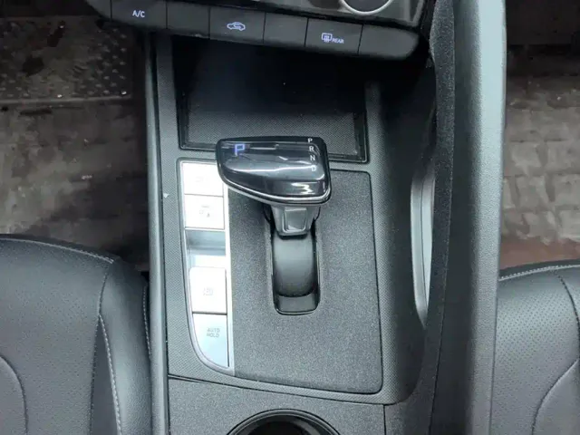Hyundai Elantra — Фото автомобиля 16