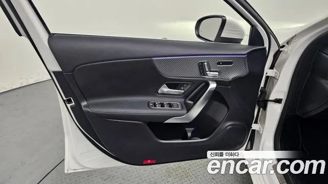 Mercedes-Benz A-Class — Фото автомобиля 24