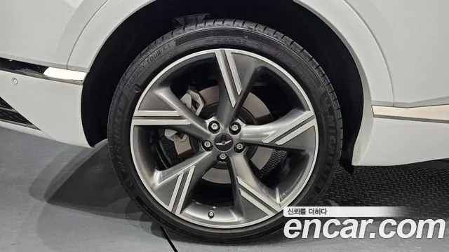 Genesis GV80 2.5T Бензин AWD — Фото автомобиля 3