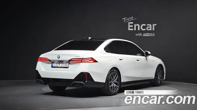 BMW 5-Series — Фото автомобиля 2