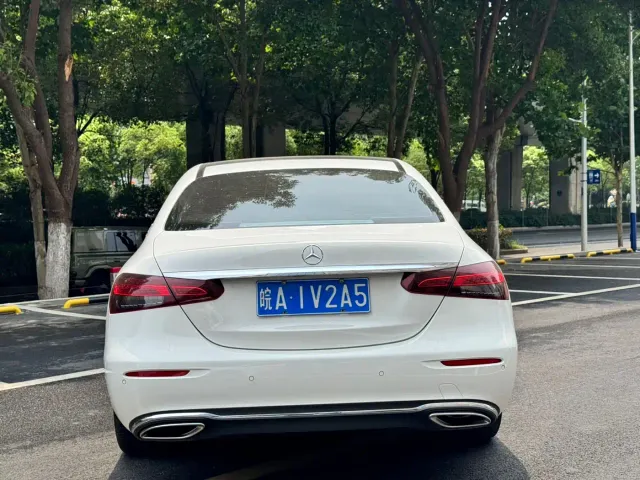 Mercedes-Benz E-Class — Фото автомобиля 15