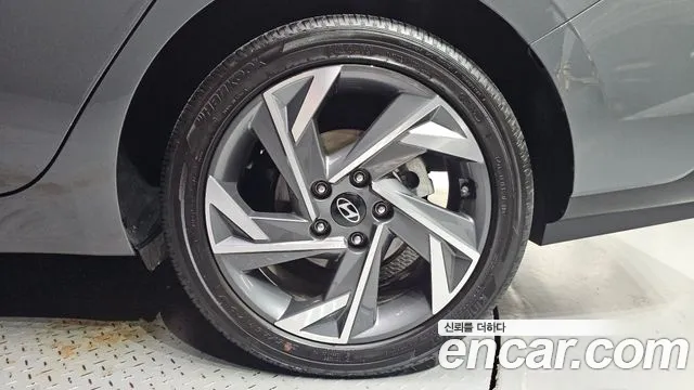 Hyundai Avante CN7 — Фото автомобиля 6