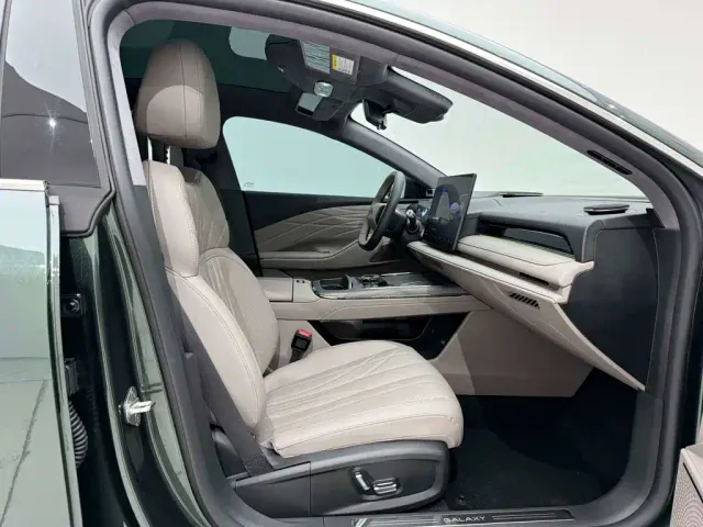 Geely Galaxy Xingyao 8 — Фото автомобиля 21