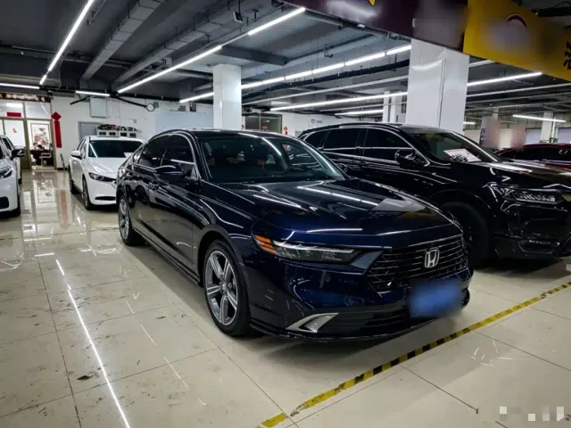 Honda Accord — Фото автомобиля 3