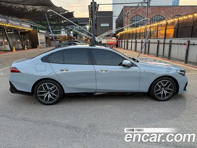 BMW 5-Series — Фото автомобиля 3