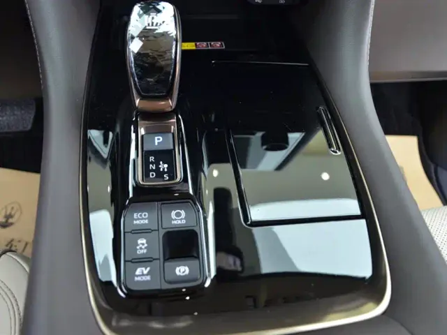 Toyota Vellfire — Фото автомобиля 12