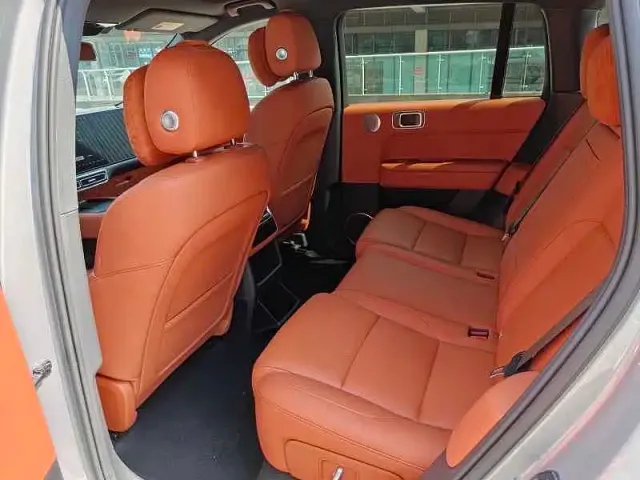 Li Auto L6 — Фото автомобиля 5