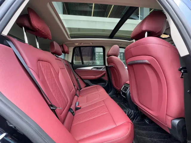 BMW iX3 — Фото автомобиля 12